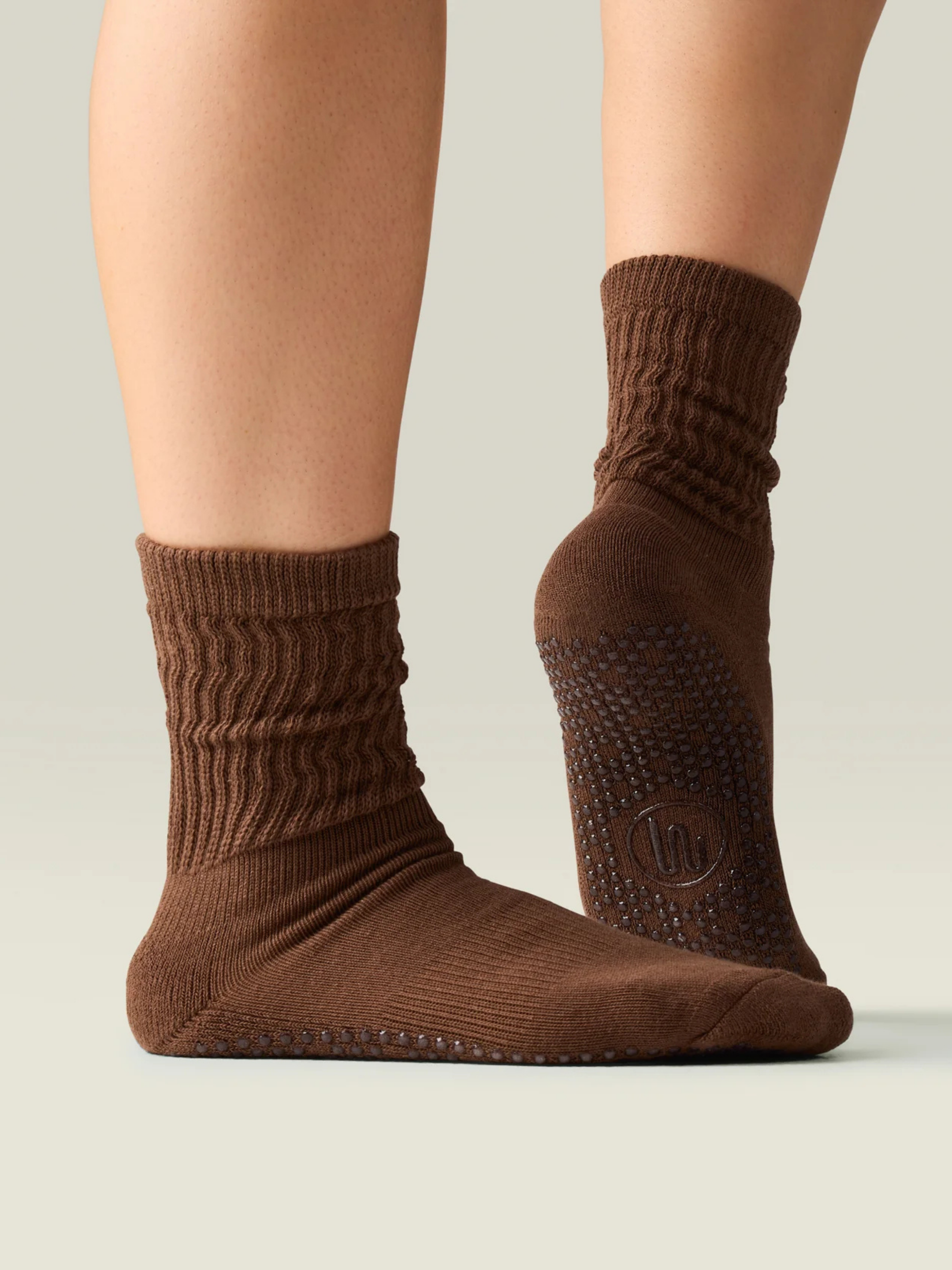 Scrunch Non Slip Grip Socks - Chocolate 🍫 | MoveActive