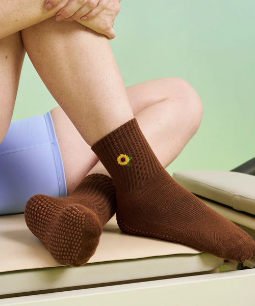 Crew Non Slip Grip Brown Socks - Sunflower Fields | MoveActive
